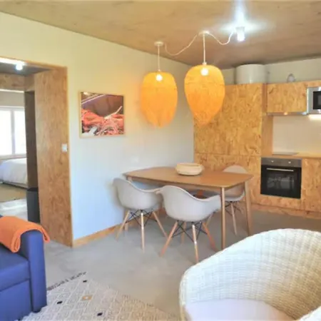 Madragoa Moderns Apartment *